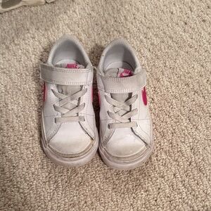 Nike Kids White and Pink Hook-and-Loop Sneaker
